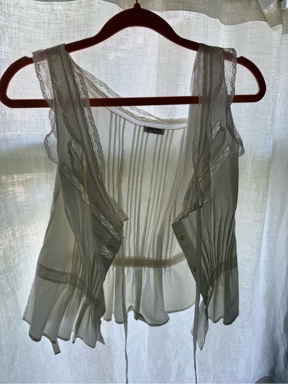 Miu Miu Ivory Lace-Trim Pleated Sleeveless Top - Picture 4 of 6